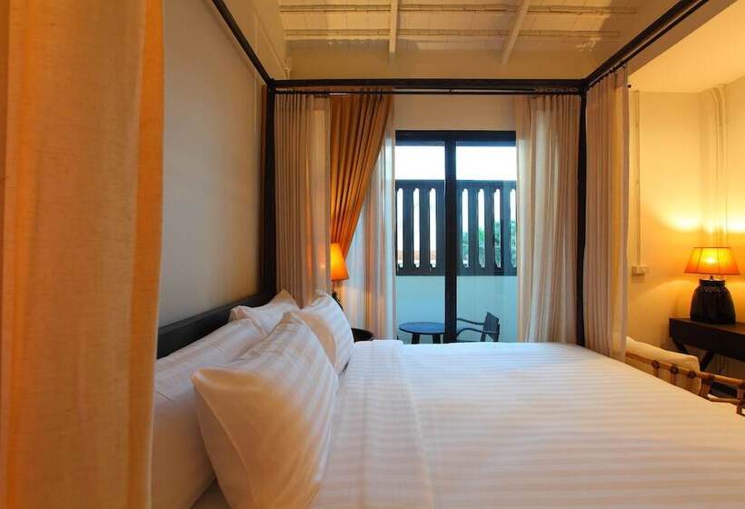 اتاق لوکس, 99 The Gallery Hotel  Sha Extra Plus