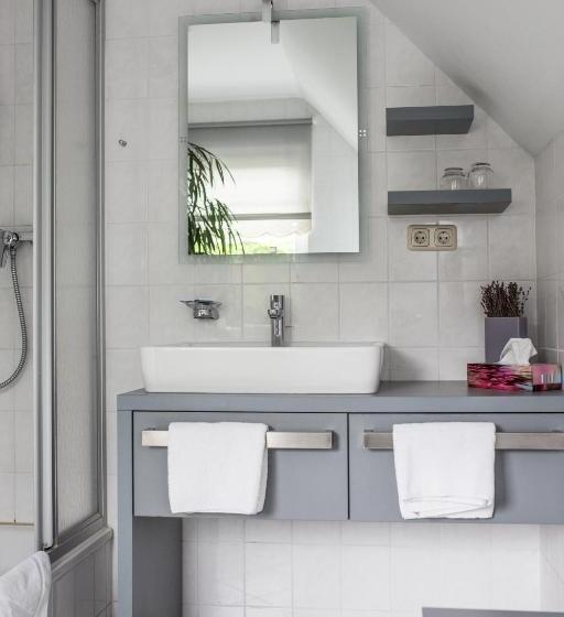 חדר סטנדרט לשלושה, Am Fleesensee