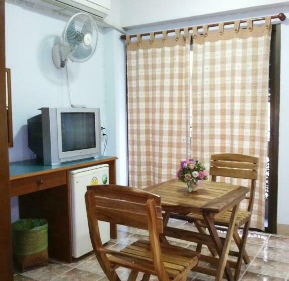 キングサイズベッドのスタンダードルーム, Banwiang Guest House