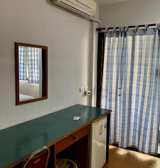 スタンダードトリプルルーム, Banwiang Guest House