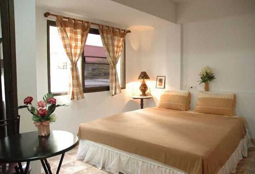 キングサイズベッドのスタンダードルーム, Banwiang Guest House