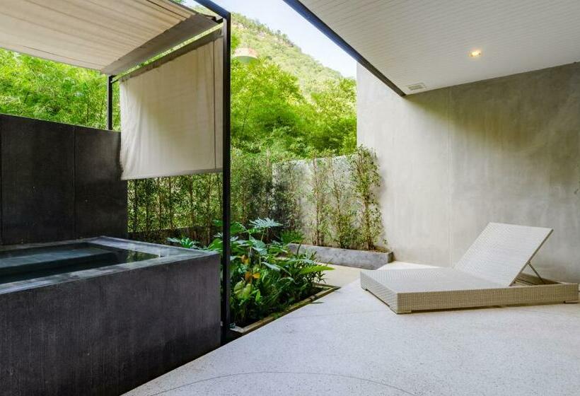 基本工作室, Botanica Khao Yai