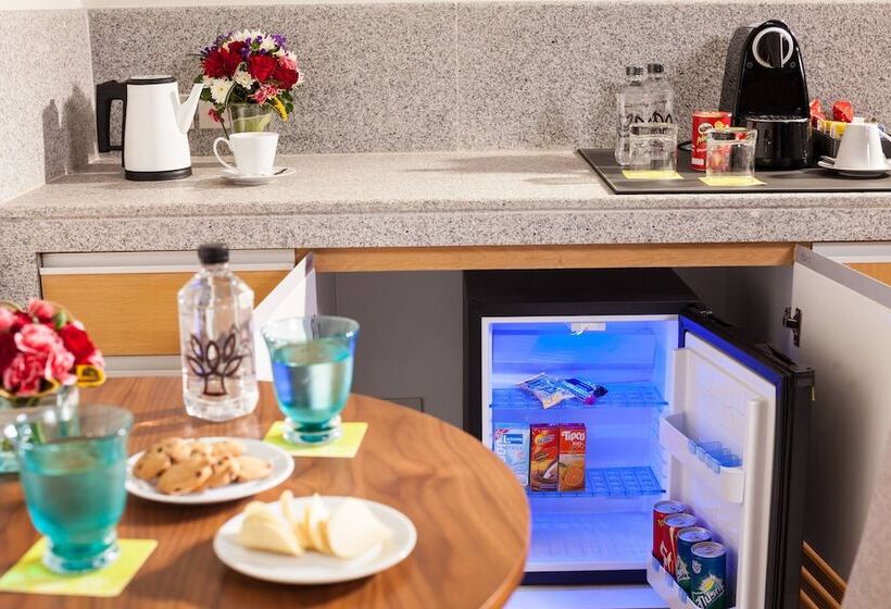 套房配有游泳池, Botanica Khao Yai