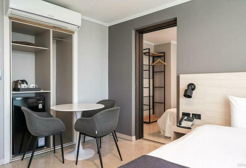 غرفة عائلية متصلة, Gyeongpo Soo