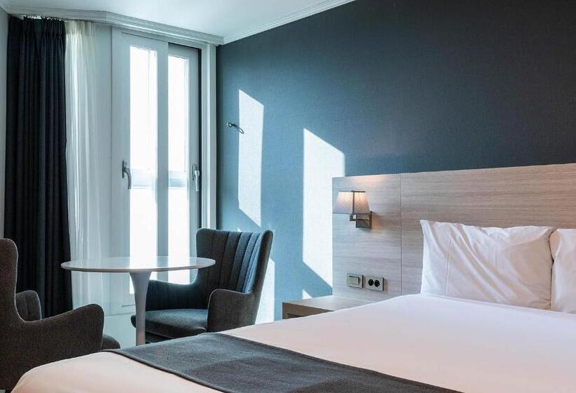 이코노미 룸, Gyeongpo Soo