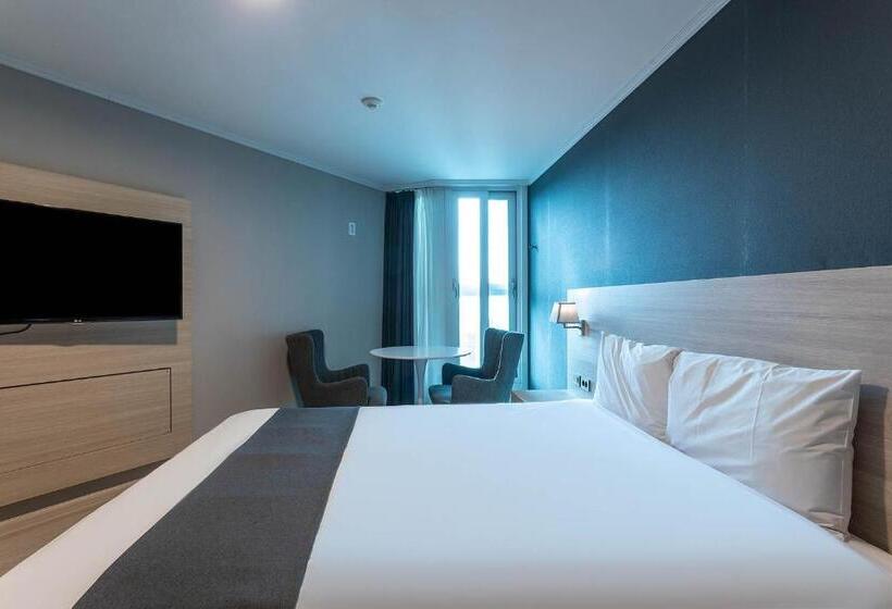 이코노미 룸, Gyeongpo Soo