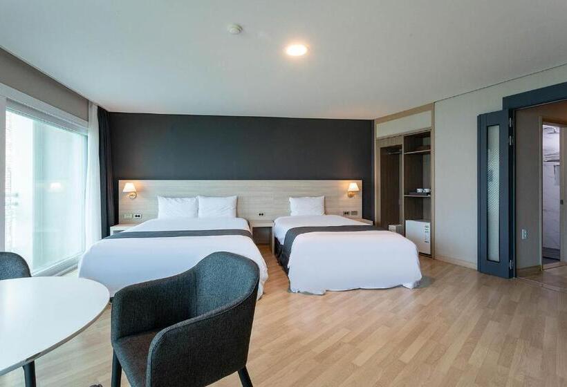 디럭스 패밀리 룸, Gyeongpo Soo