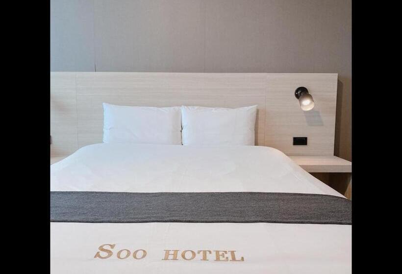 패밀리 연결 룸, Gyeongpo Soo