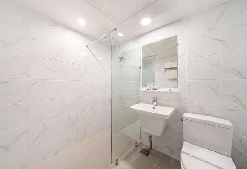 패밀리 연결 룸, Gyeongpo Soo