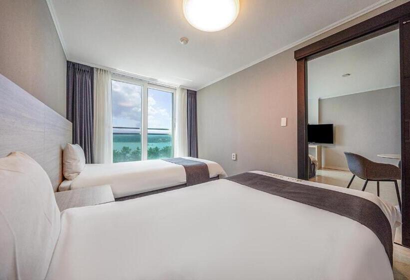 패밀리 연결 룸, Gyeongpo Soo