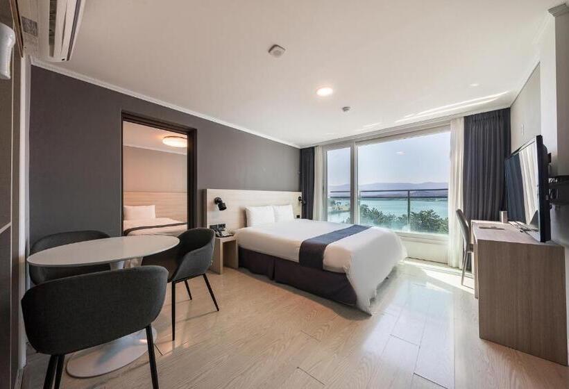 غرفة عائلية متصلة, Gyeongpo Soo