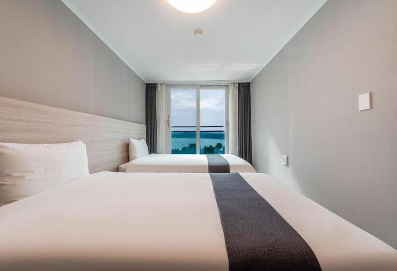 패밀리 연결 룸, Gyeongpo Soo