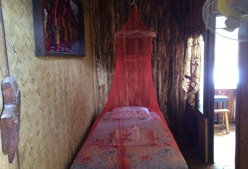 Quarto Economy Individual, Island Front Ii