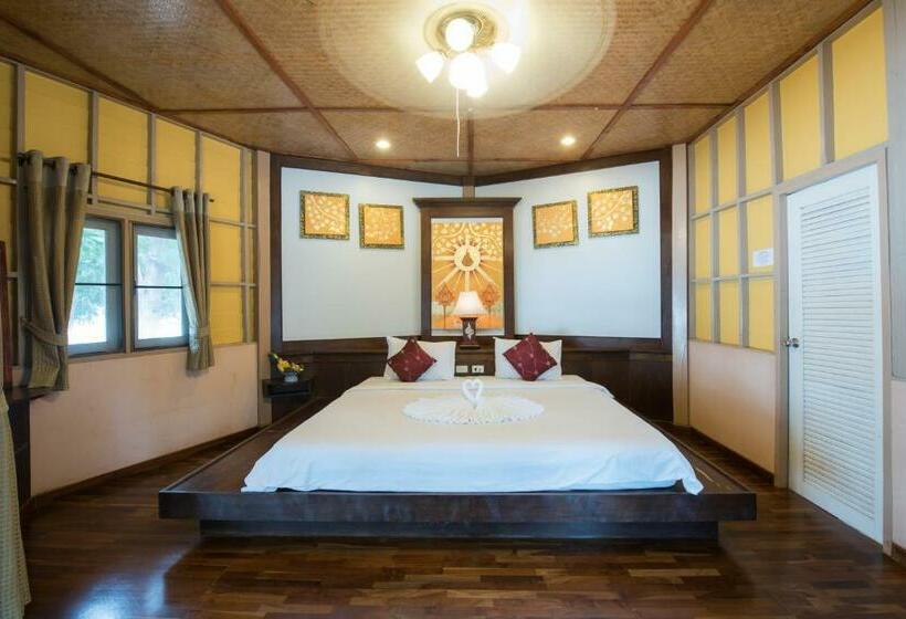 غرفة ديلوكس مطلة على حمام السباحة, Sairee Seaview Koh Tao   Hostel