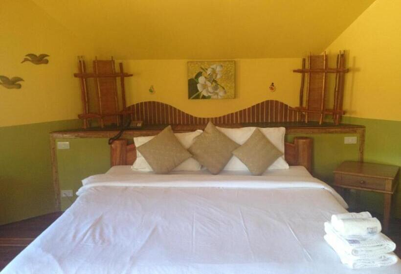 プールの見えるデラックスルーム, Sairee Seaview Koh Tao   Hostel