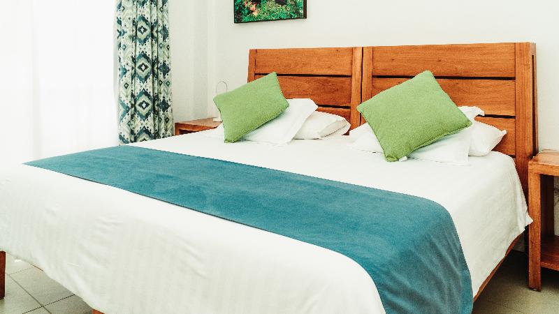 سوییت جونیور, La Palm