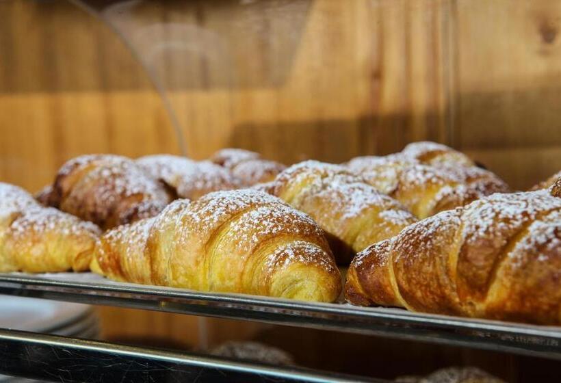 スタンダードトリプルルーム, Max