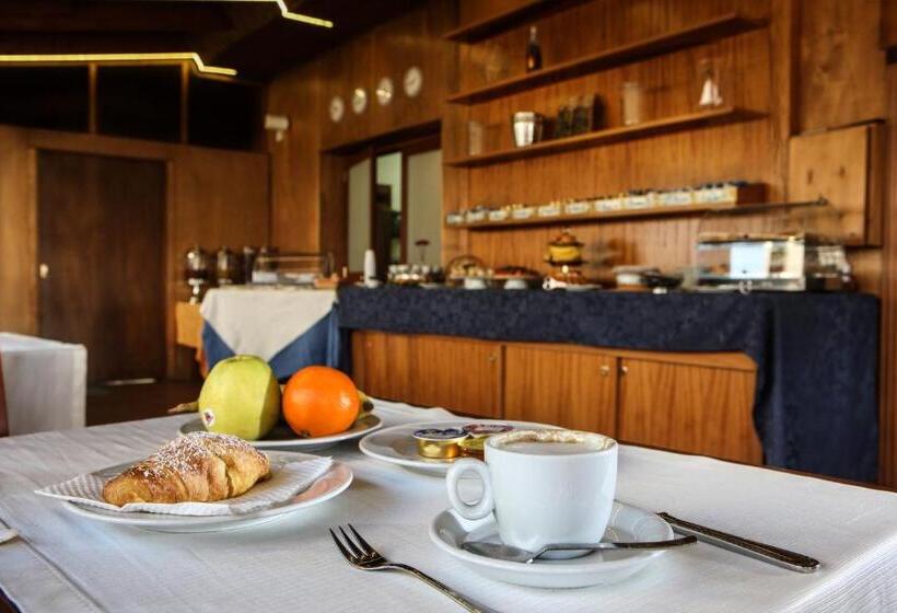 スタンダードトリプルルーム, Max