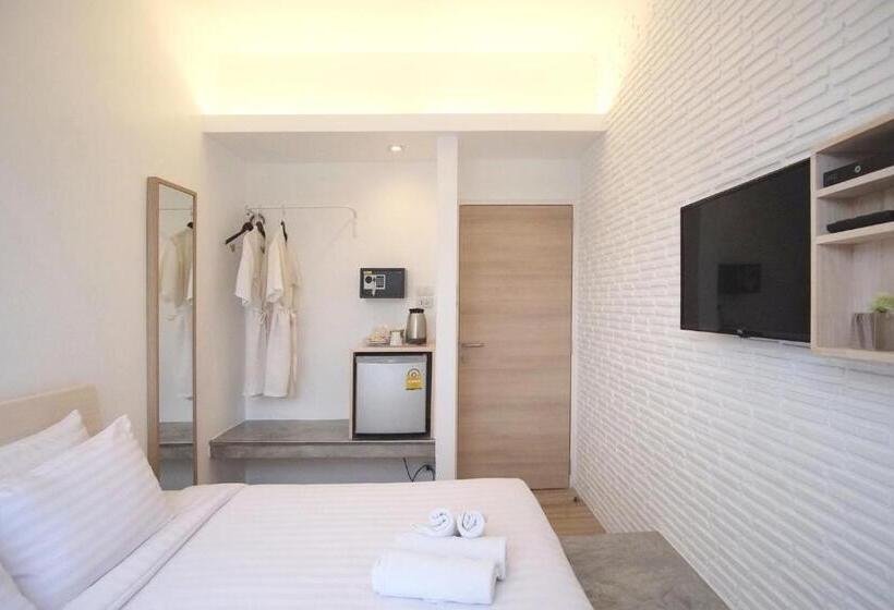 חדר משפחתי, Milano Huahin