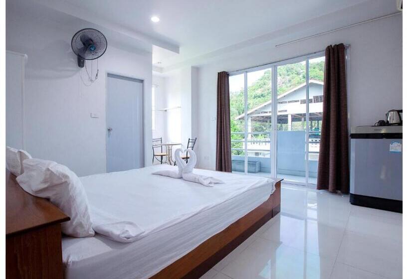 バルコニー付きデラックスルーム, Namhasin House