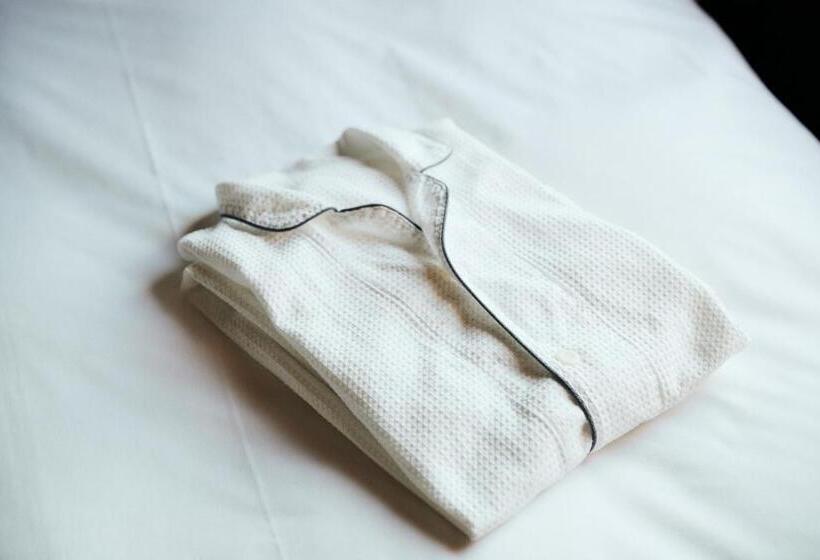 חדר סטנדרט, The Mark Grand