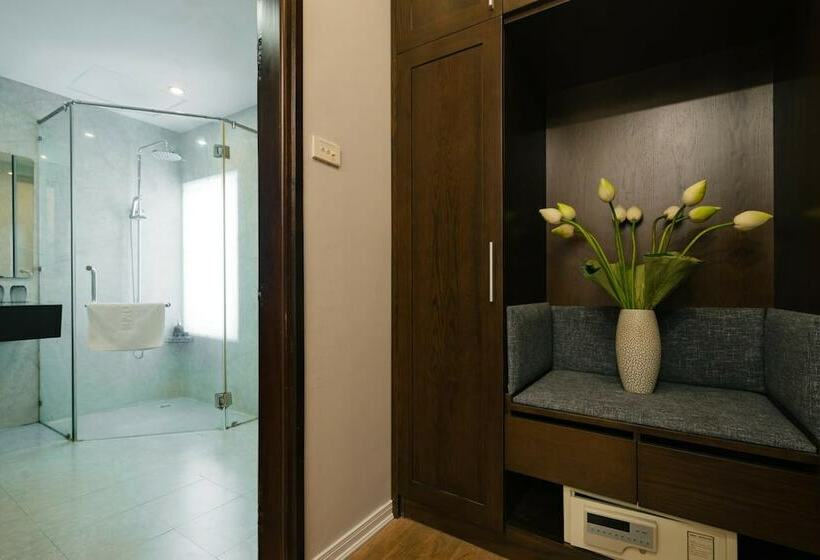 اتاق کلاسیک, La Palm