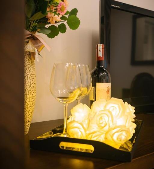 اتاق لوکس, La Palm