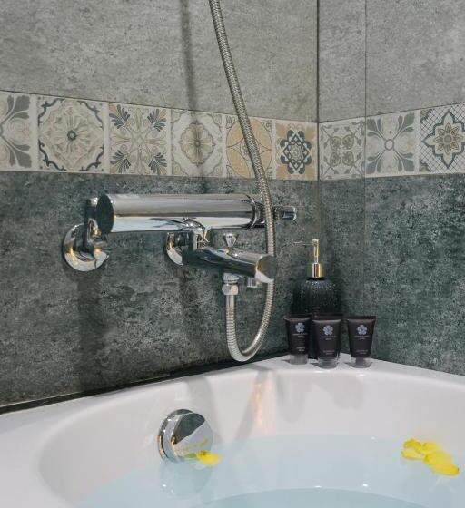 سوییت جونیور, La Palm