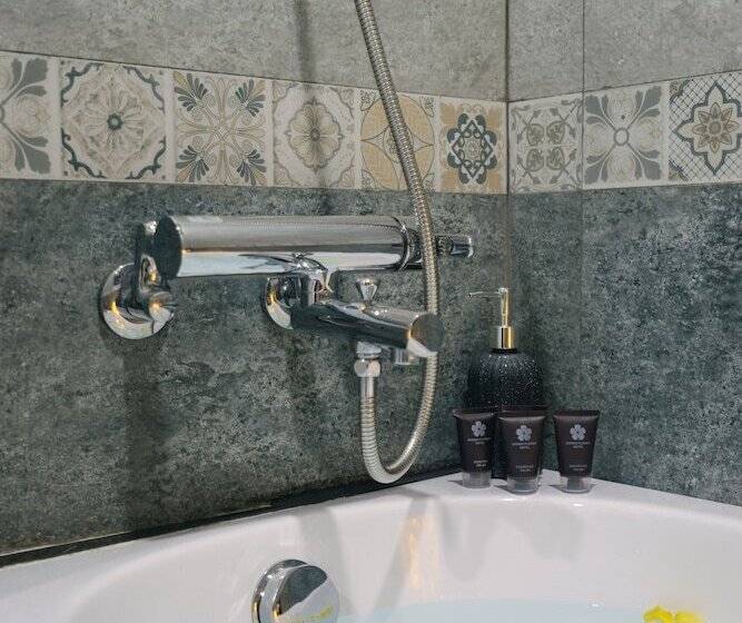 سوییت جونیور, La Palm