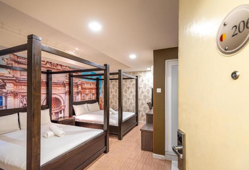 Quarto Familiar, Swing & Pillows At Usj Taipan