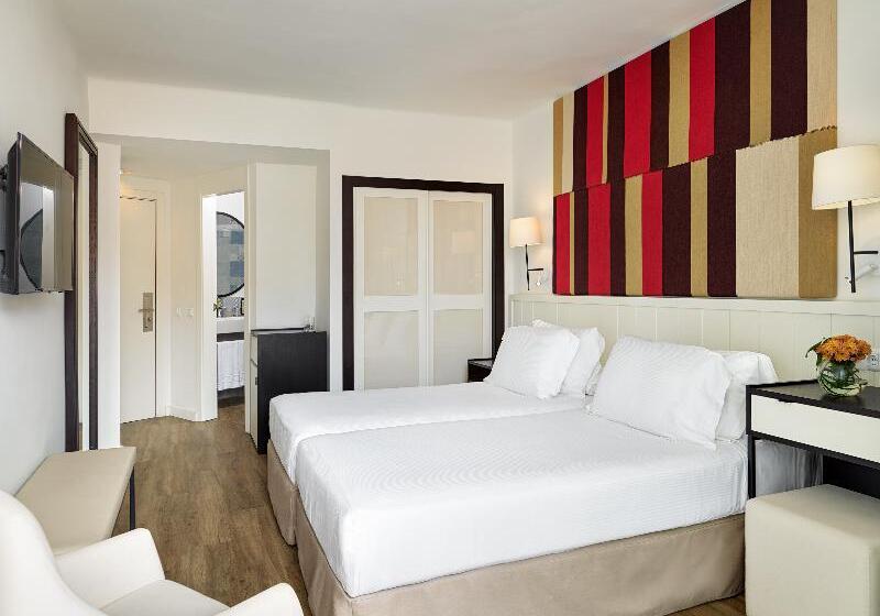 חדר סטנדרט, The Mark Grand