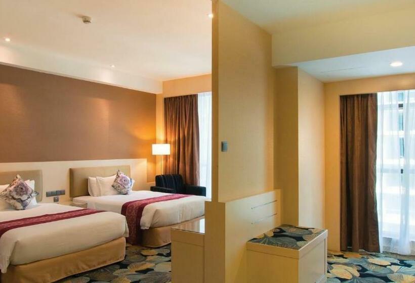 Номер Deluxe, Imperial Hotel Kuching