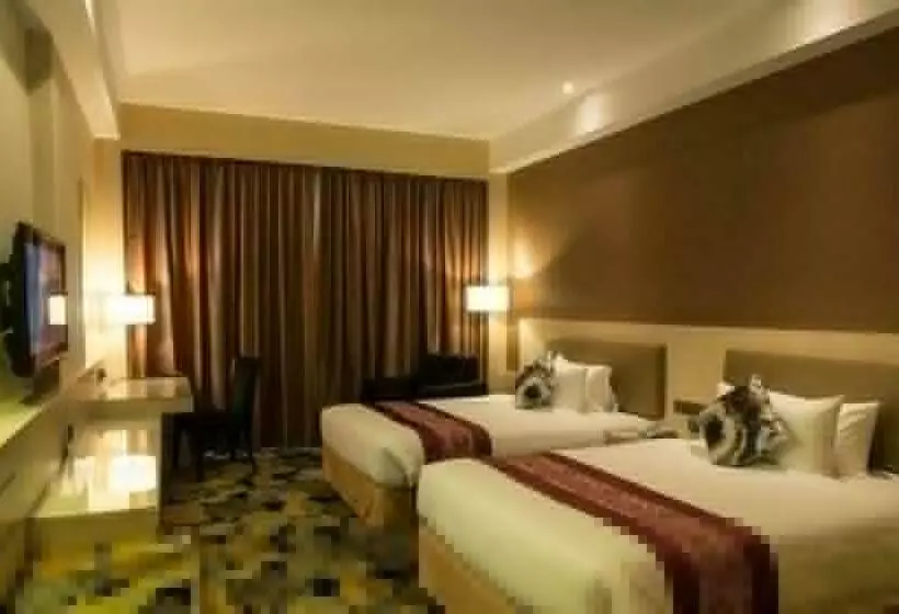 اتاق لوکس با تخت بزرگ, Imperial Hotel Kuching
