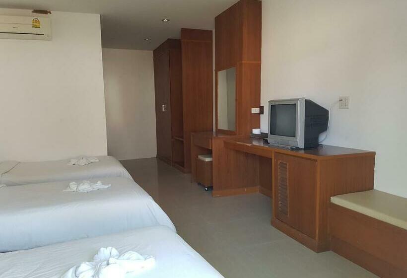 חדר סטנדרט לשלושה, Mac's Bay Resort