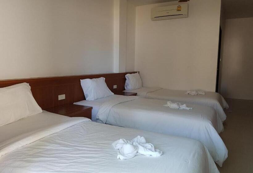 חדר סטנדרט לשלושה, Mac's Bay Resort