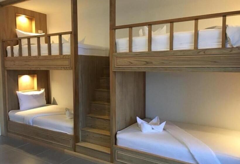 חדר פרמיום לארבעה, Mac's Bay Resort