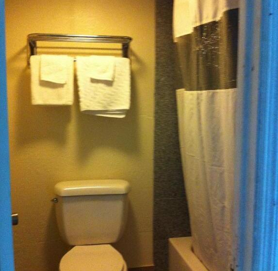 غرفة قياسية سرير كينج, Emerson Inn  Jacksonville