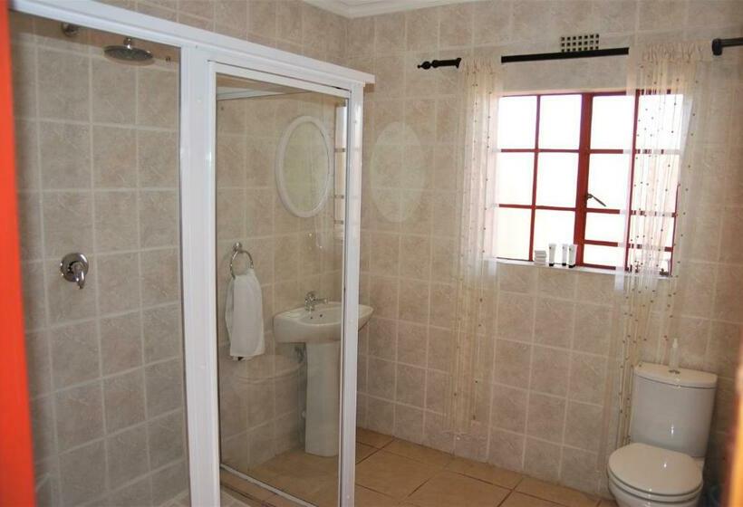 Quarto Familiar, Journey's Inn Africa Airport Lodge