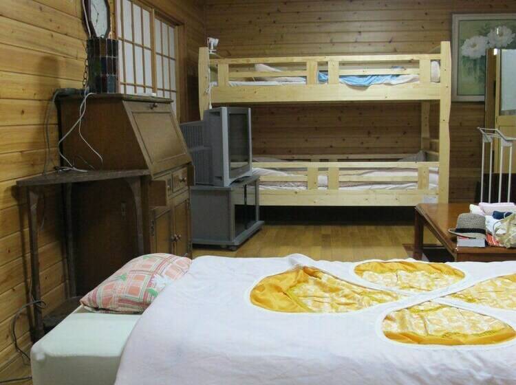 家庭间, Narusawa Lodge