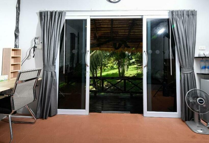 Бунгало Deluxe, Shiralea Backpackers Resort