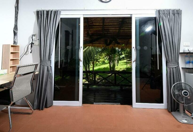 Бунгало Deluxe, Shiralea Backpackers Resort