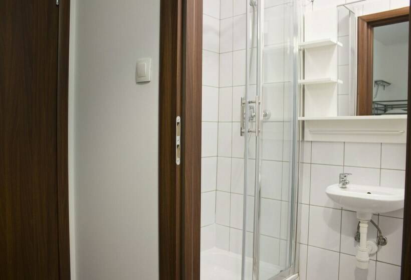 Номер Стандарт, Warsaw Downtown Hostel