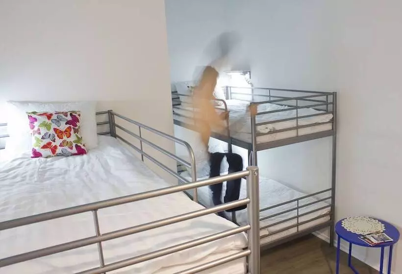 ルームシェアのワンベッド, Warsaw Downtown Hostel