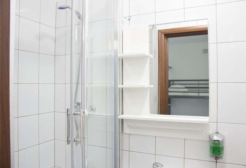 Кровать в Общей Комнате, Warsaw Downtown Hostel