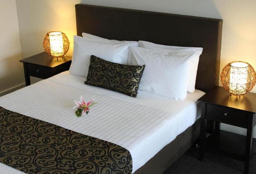 חדר משפחתי, Bay Motel Safety Beach