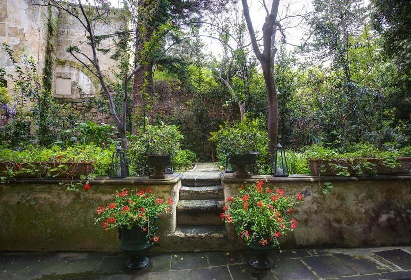 سوییت جونیور با بالکن, Palazzo Bernardini Suites