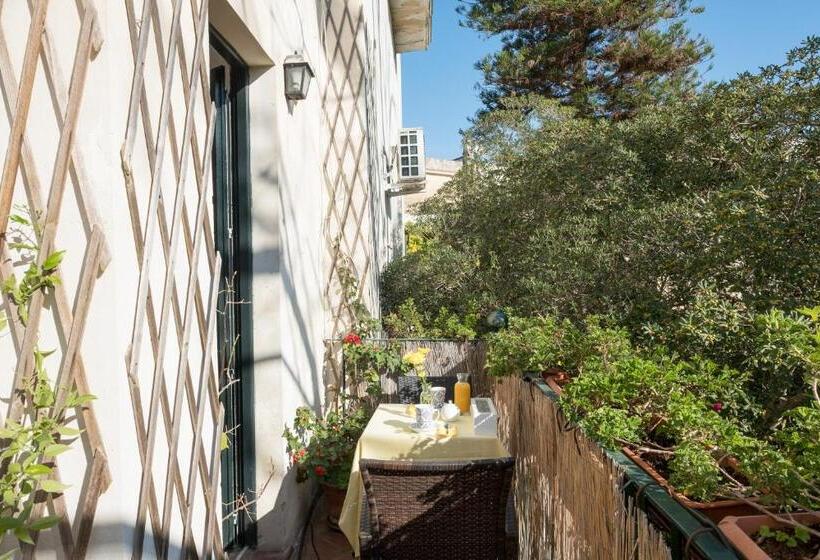 سوییت جونیور با بالکن, Palazzo Bernardini Suites