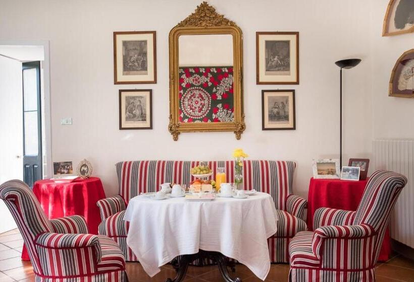 سوییت جونیور با بالکن, Palazzo Bernardini Suites