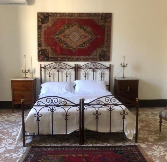 اتاق لوکس با بالکن, Palazzo Bernardini Suites