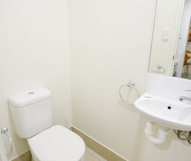 Апартаменты 1 Спальня, Direct Collective Breeze On Brightwater